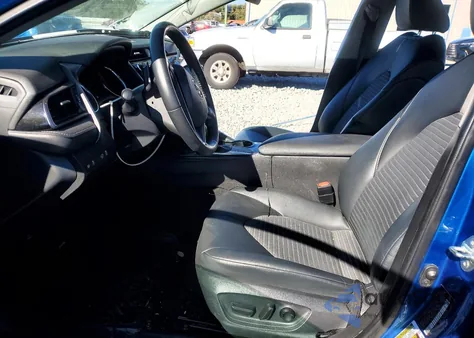 2020 Toyota Camry Se z USA, uszkodzony, nr VIN 4T1G11AK1LU395039